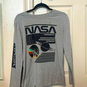 Long-sleeve grey NASA shirt